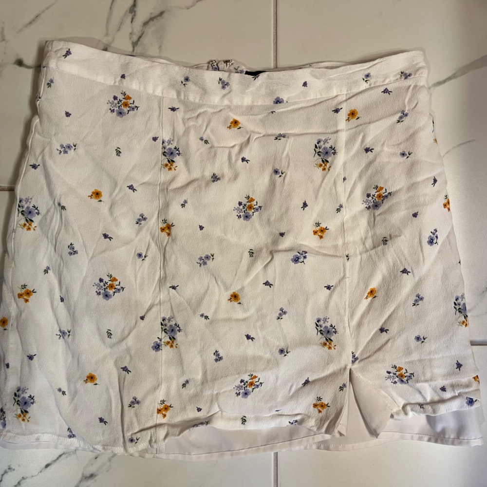 Forever 21 White Skirt with Floral Accents